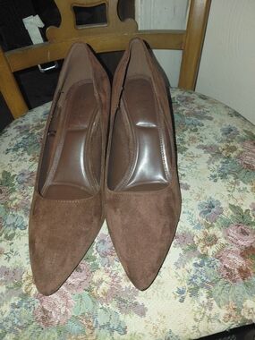 Nicole Miller Brown Suede Pointed-Toe Pumps